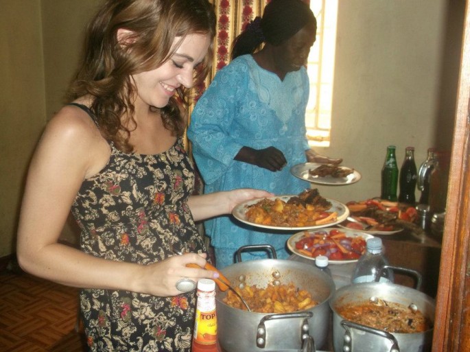 Sampling Sudanese food